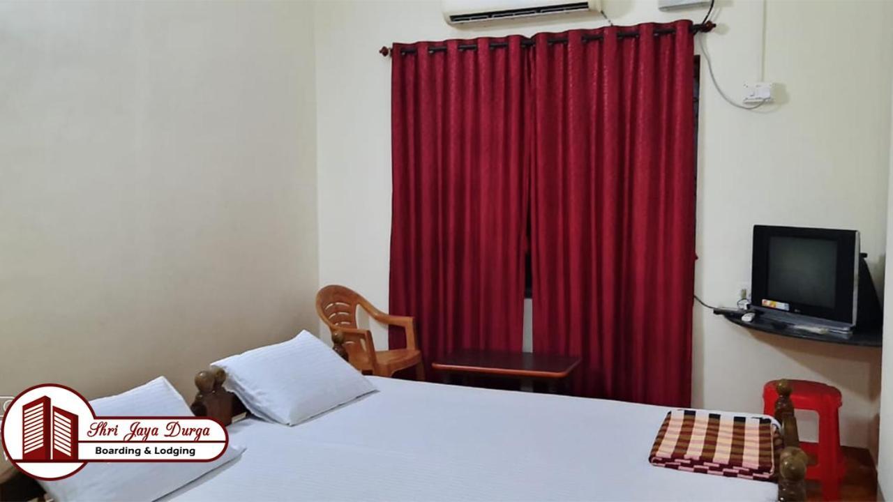 Shri Jaya Durga Boarding & Lodging Удупи Екстериор снимка